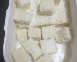 自制椰汁糕 椰丝牛奶小方块