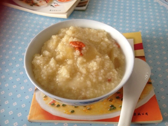 苹果小米粥