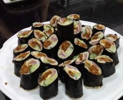 吐司版紫菜肉松寿司