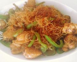 鸡块炒粉