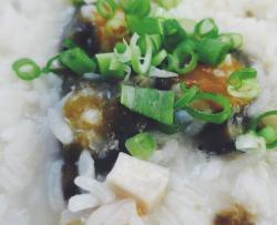 溏心皮蛋瘦肉粥+韩式小菜