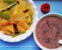 好吃的懒菜和香粥丨番茄青椒土豆片&紫糯米杏仁粥•圆满素食