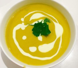 奶油咖喱芹菜浓汤 Creamy Curry Celery Soup