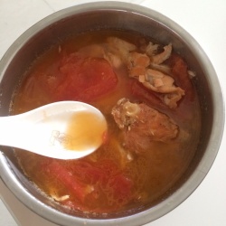 三文鱼骨腩番茄汤
