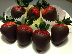 chocolate covered strawberries 中文名儿叫草莓伯爵