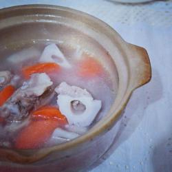 排骨胡萝卜藕汤