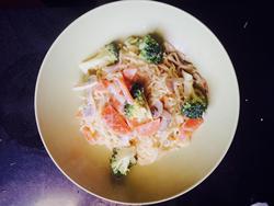时蔬奶油拉面