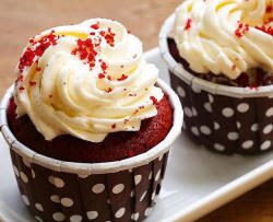 红丝绒杯子蛋糕Red velvet cupcake -红曲版本