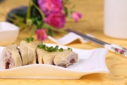 林志鹏自动烹饪锅烹制白腐乳香油鸡-捷赛私房菜