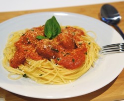 肉丸意面 Spaghetti with chicken meatballs