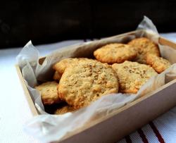 麦片芝麻酥饼