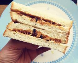 5分钟快手早餐——海苔肉松三明治