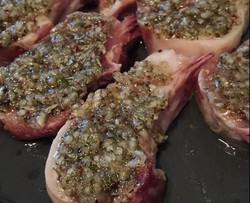 美味蒜蓉烤羊排