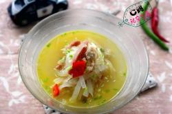 宝贝专属秋季润燥汤品——文蛤银丝汤