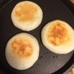 荠菜鸡蛋发面饼