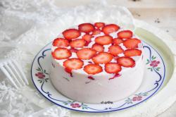 炼乳草莓布丁