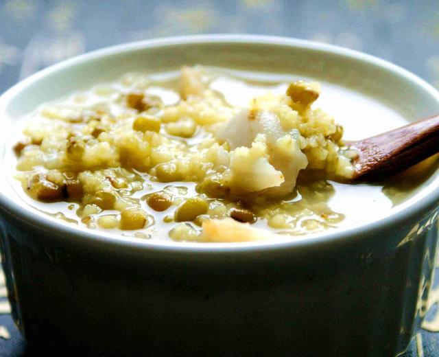 百合小米绿豆粥,夏日清热去火、增进食欲的养生粥