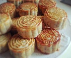广式豆沙杏仁月饼