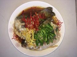三色蒸鱼