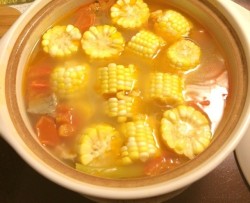 排骨番茄玉米汤
