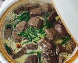 鸭血鲫鱼瘦肉汤