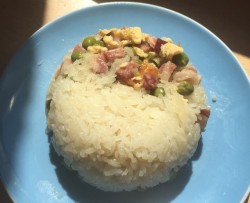 闷腊肉糯米饭