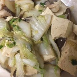 白菜豆腐烧蘑菇
