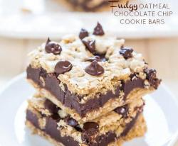 Fudgy Oatmeal Chocolate Chip Cookie Bars 燕麦巧克力条