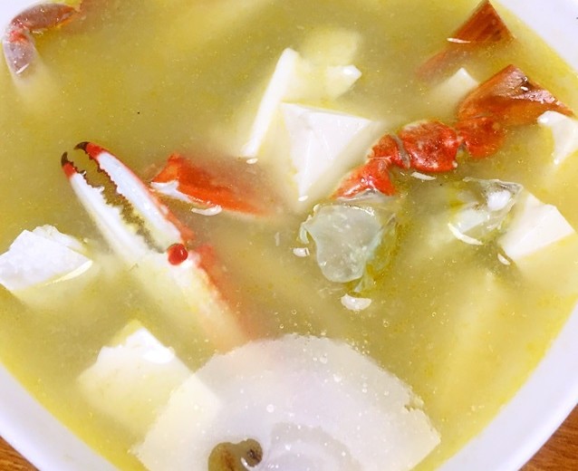 梭子蟹豆腐汤