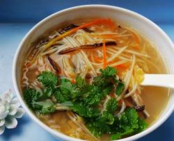 简单有新意的开胃汤丨酸菜藕丝汤 · 圆满素食