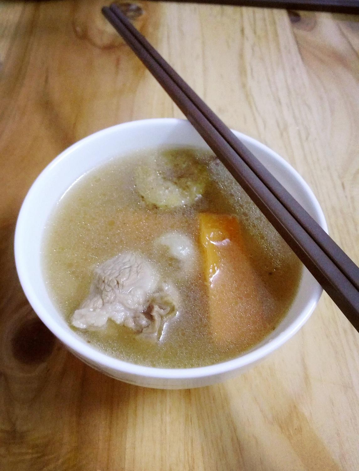 广式靓汤-无花果猪展肉汤