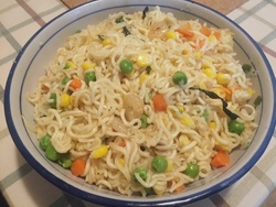海鲜炒面。上班族必备