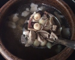 百合莲子红枣瘦肉汤