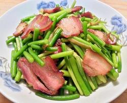 腊肉炒蒜苗