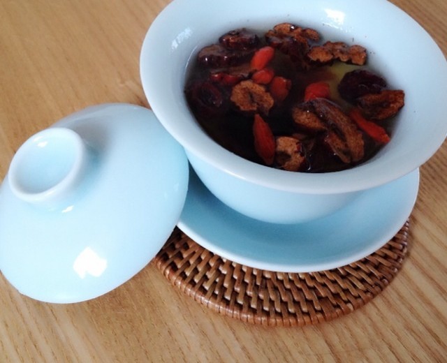 枸杞红枣杂莓茶