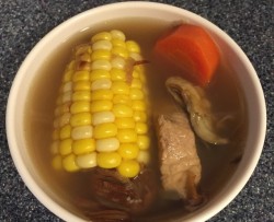 红萝卜粟米猪骨汤