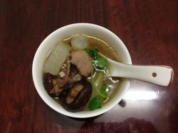 老鸦香菇冬瓜薏米汤