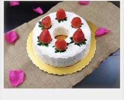 草莓戚风蛋糕