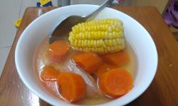 胡萝卜玉米瘦肉汤