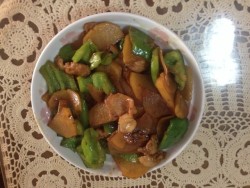 土豆辣子炒肉片