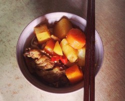电饭煲土豆萝卜炖鸡翅