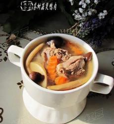 茶树菇煲鸭汤