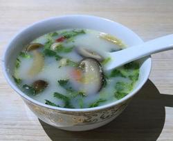 群蘑乱舞—菌汤