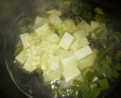 青椒丸子豆腐汤