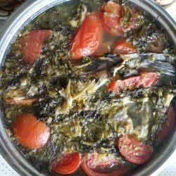 黄骨鱼酸菜番茄煲