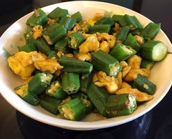 秋葵炒鸡蛋
