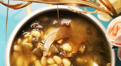 热腾腾的酸菜黄豆汤,鲜爽又营养·圆满素食