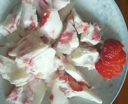 冻草莓酸奶