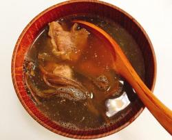 厨娘首秀广式煲汤之 茶树菇猪骨汤