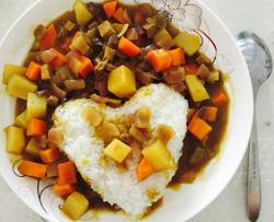 浓香咖喱鸡肉饭
